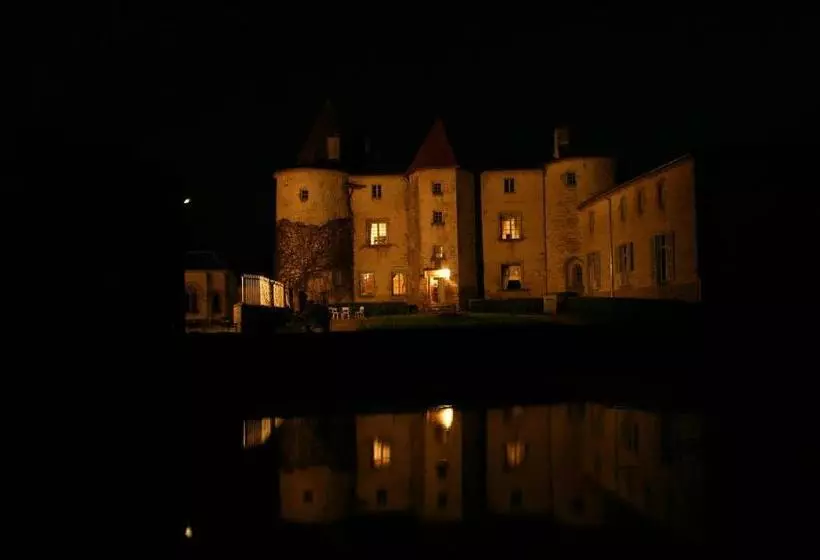 Aamiaismajoitus (B&B) Chateau Des Martinanches