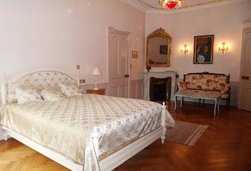 Aamiaismajoitus (B&B) Château De La Motte