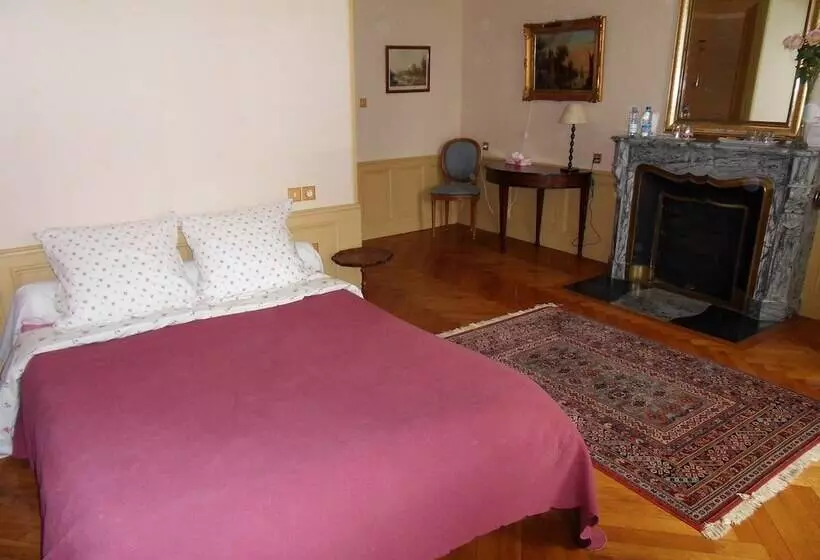 Aamiaismajoitus (B&B) Château De La Motte