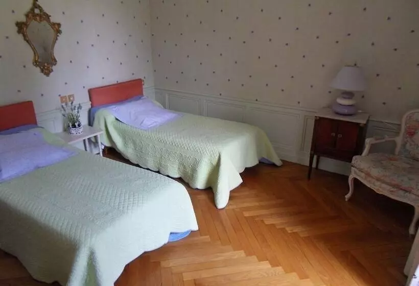 Aamiaismajoitus (B&B) Château De La Motte