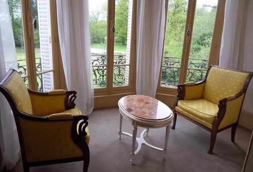 Aamiaismajoitus (B&B) Château De La Motte