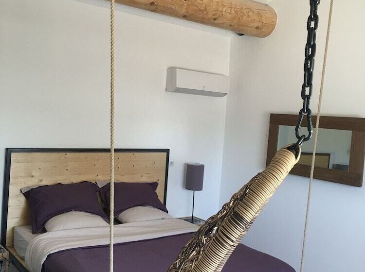 住宿加早餐  La Datcha Delicatessen