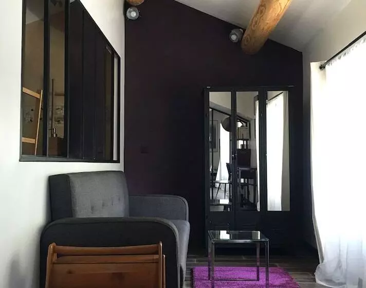 ベッドアンドブレックファースト La Datcha Delicatessen