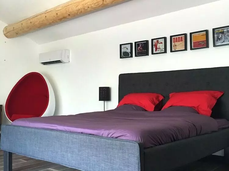 ベッドアンドブレックファースト La Datcha Delicatessen