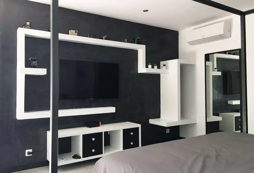 ベッドアンドブレックファースト La Datcha Delicatessen