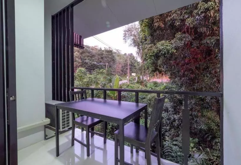 هتل Oyo 1107 Koh Chang Puk Dee Resort