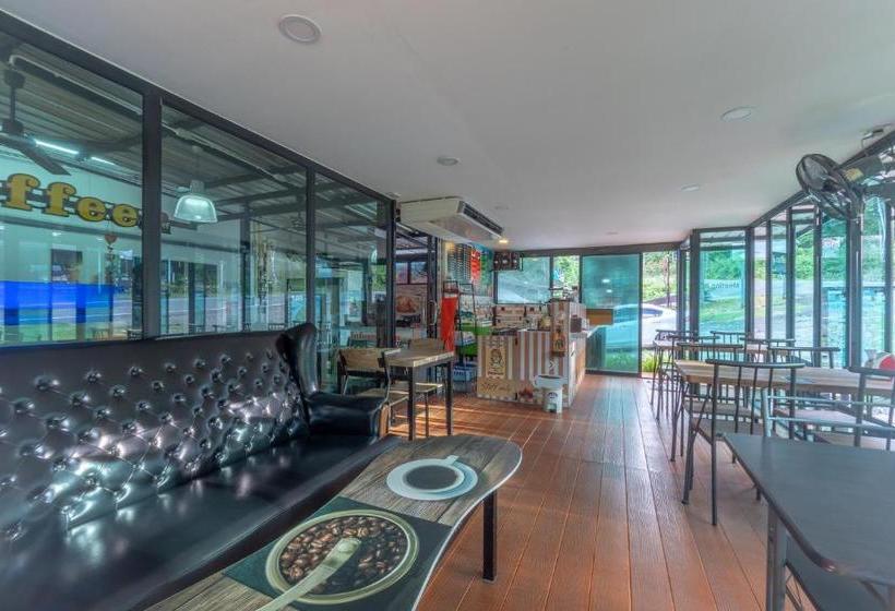 فندق Oyo 1107 Koh Chang Puk Dee Resort