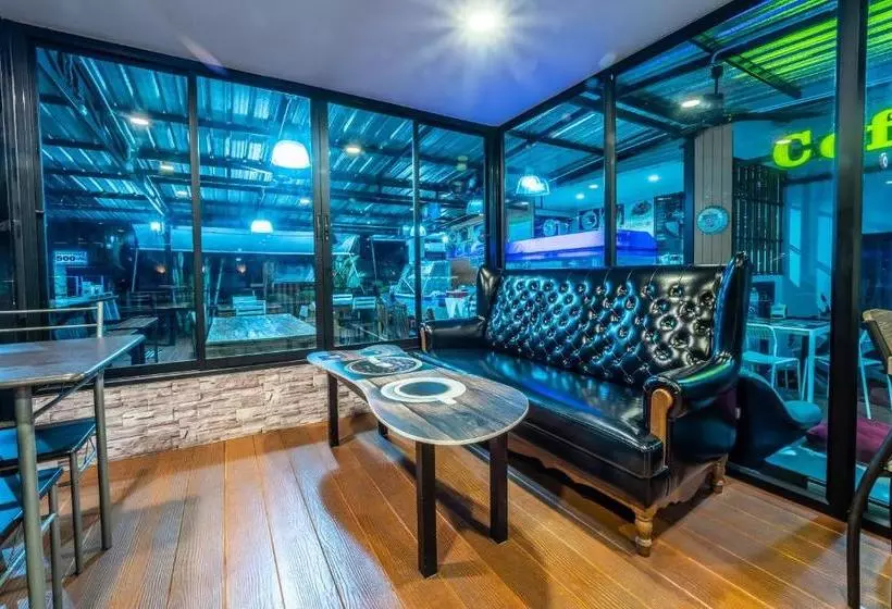 هتل Oyo 1107 Koh Chang Puk Dee Resort