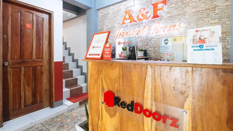 ホテル Reddoorz @ A&f C5 Pinagsama Taguig
