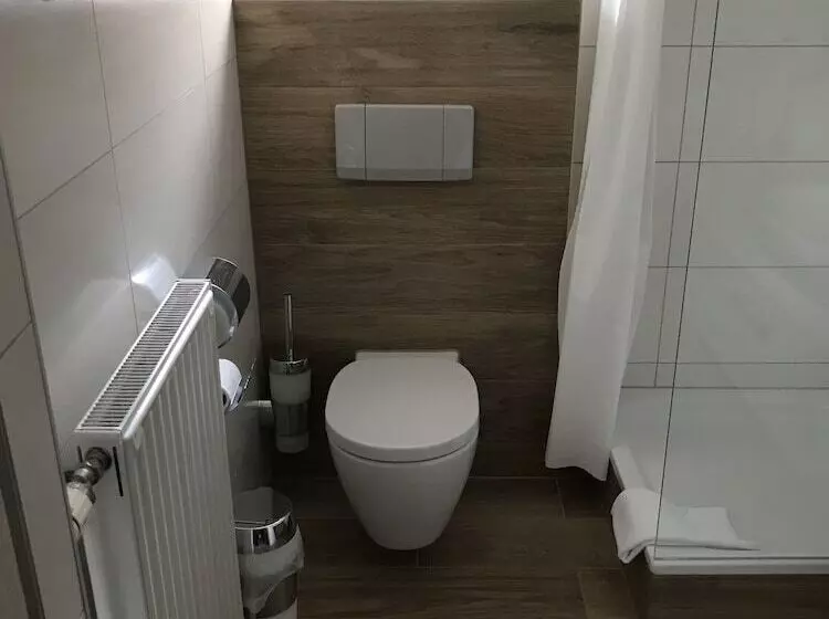 Hotelli Restaurant Bastenhaus