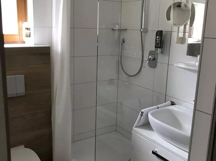 Hotelli Restaurant Bastenhaus