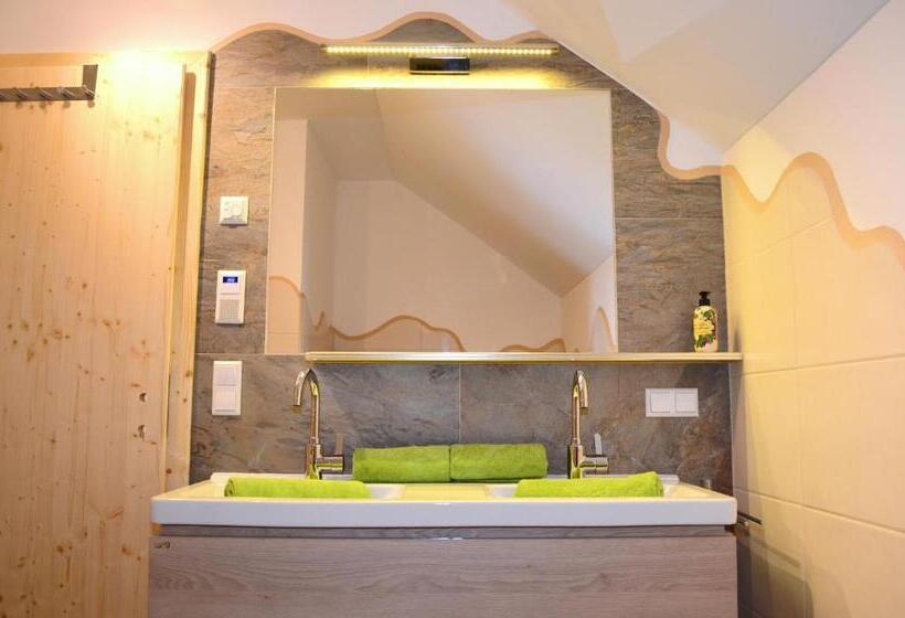 فندق ريفى Denggnhof