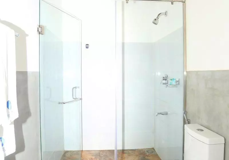 Hotelli Villa Peacock Walahanduwa  Galle