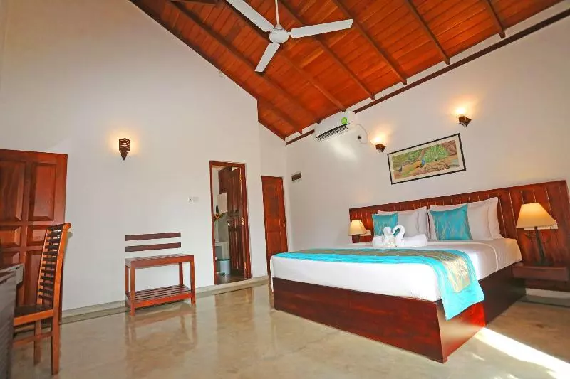 Hotelli Villa Peacock Walahanduwa  Galle