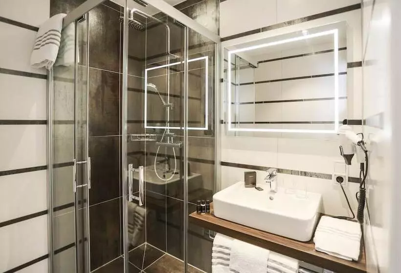 Hotelli Zur Schlossschmiede