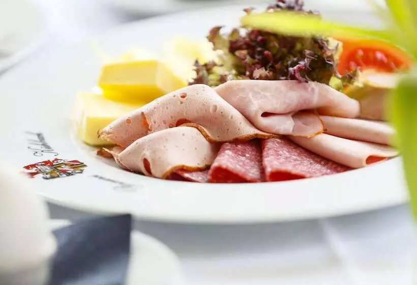 Hotelli Zur Schlossschmiede