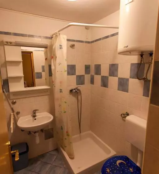 Majatalo Guest House Floreus Cres