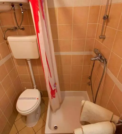 Majatalo Guest House Floreus Cres