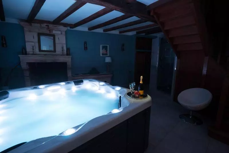 ペンション La Tillaie Spa Et Sauna