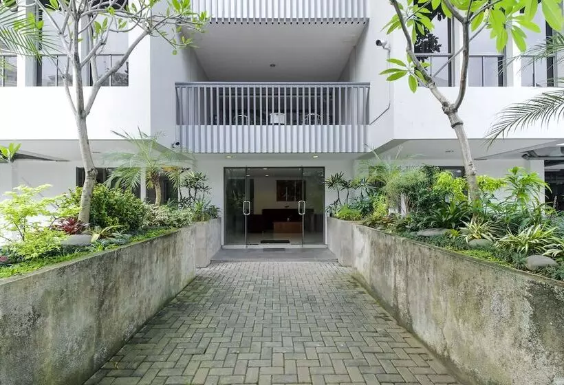 پانسیون Reddoorz @ Patal Senayan 4