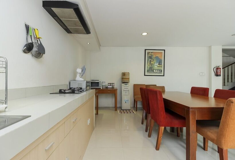 פנסיון Reddoorz @ Patal Senayan 4