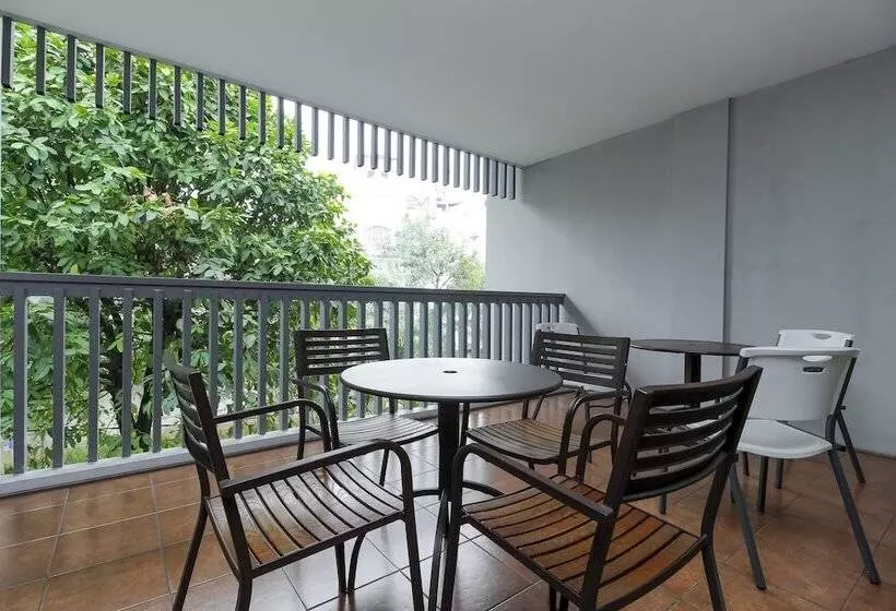 پانسیون Reddoorz @ Patal Senayan 4