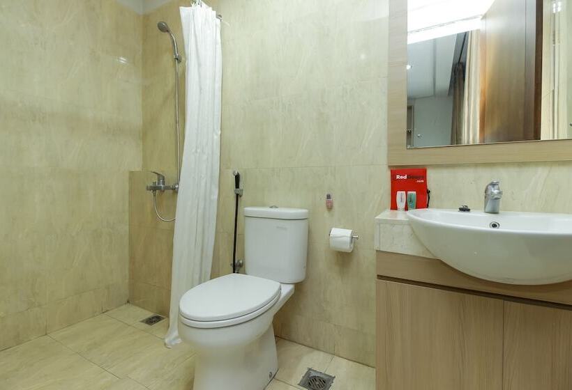 פנסיון Reddoorz @ Patal Senayan 4