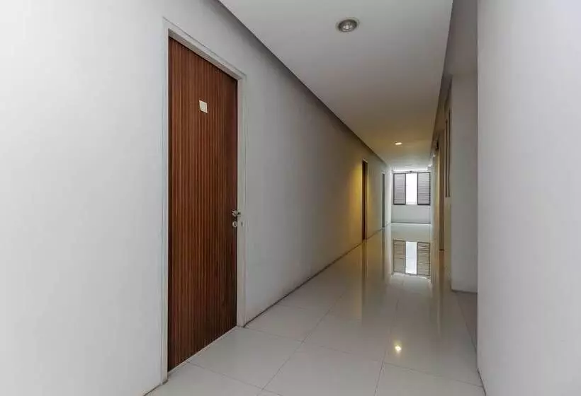پانسیون Reddoorz @ Patal Senayan 4