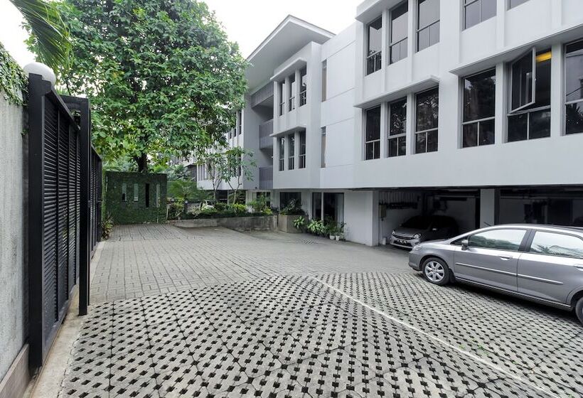 פנסיון Reddoorz @ Patal Senayan 4