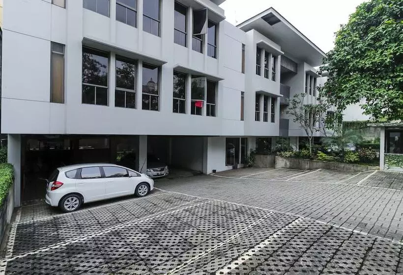 پانسیون Reddoorz @ Patal Senayan 4