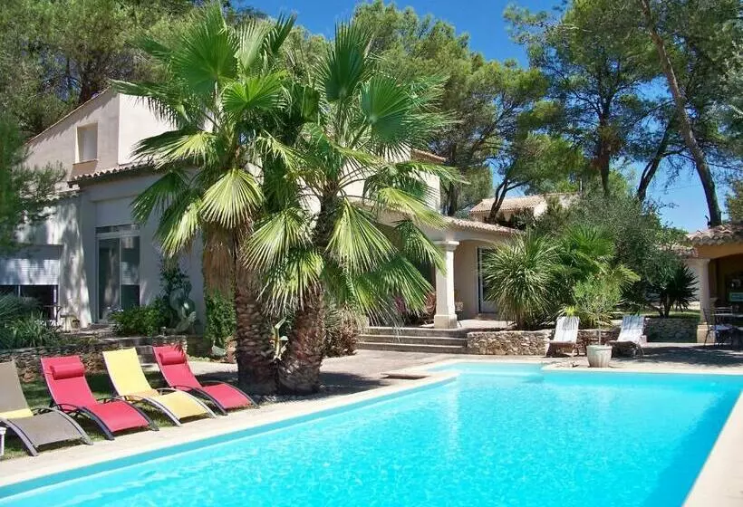 ペンション Sous Les Pins