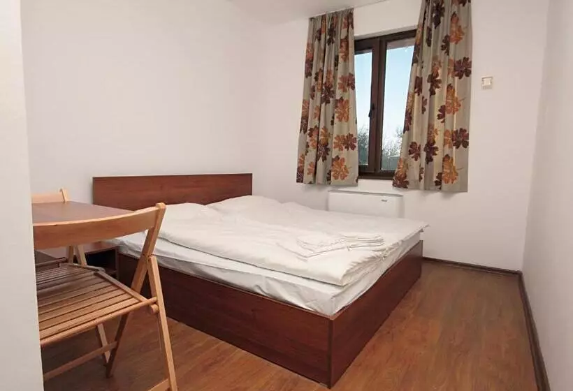 ペンション Yan Bibiyan Guest House