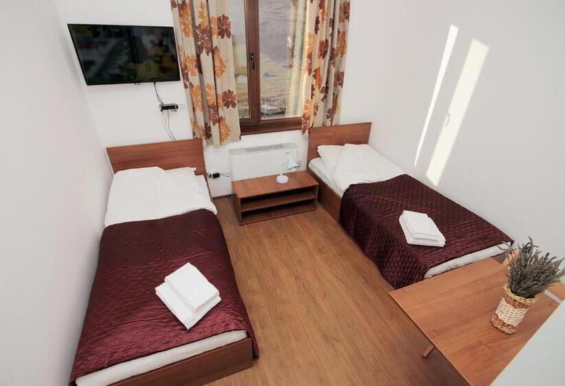 펜션 Yan Bibiyan Guest House