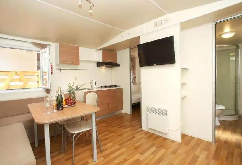 リゾートホテル Mediteran Travel Mobile Homes Basko Polje