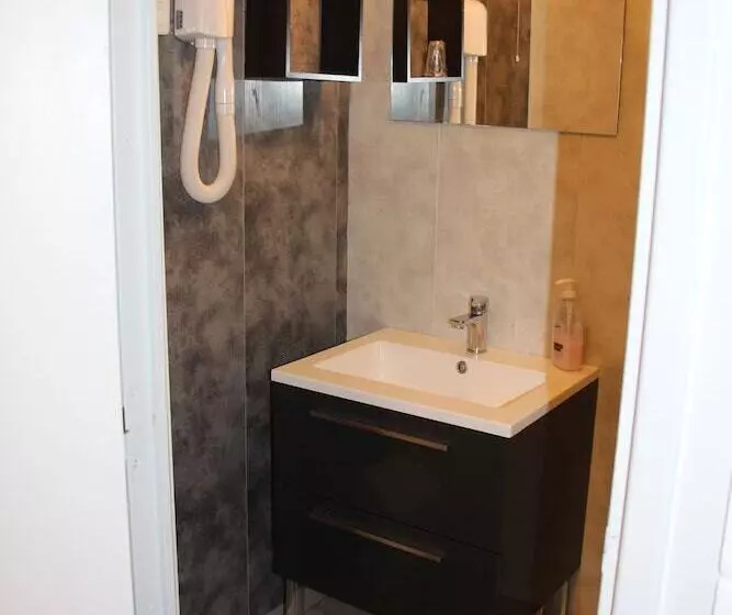 リゾートホテル Village Vacances La Vallée De L Yonne