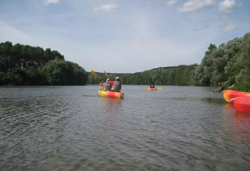 リゾートホテル Village Vacances La Vallée De L Yonne