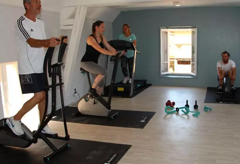 リゾートホテル Village Vacances La Vallée De L Yonne