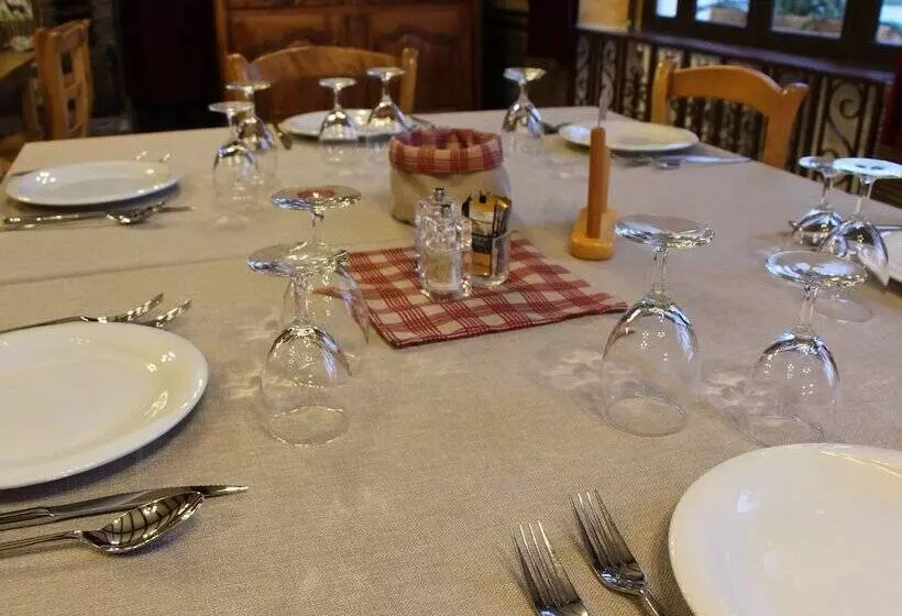 リゾートホテル Village Vacances La Vallée De L Yonne