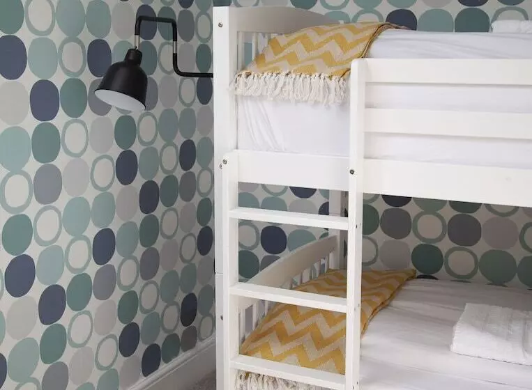 The Old Post Office   Bright & Modern 4bdr Townhouse With Private Garden