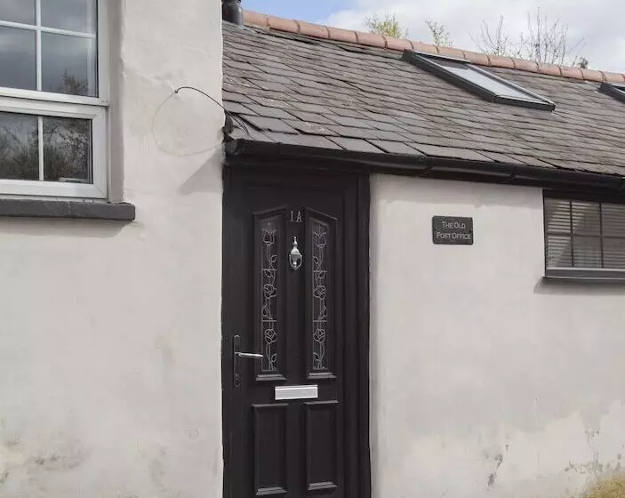 The Old Post Office   Bright & Modern 4bdr Townhouse With Private Garden