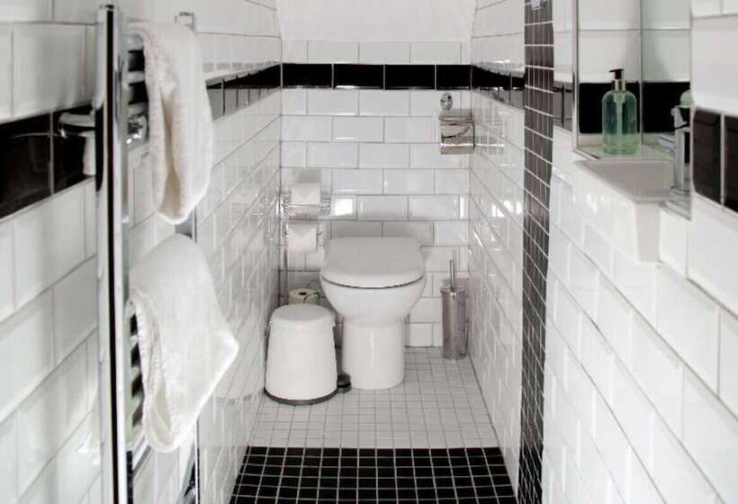 The Old Post Office   Bright & Modern 4bdr Townhouse With Private Garden