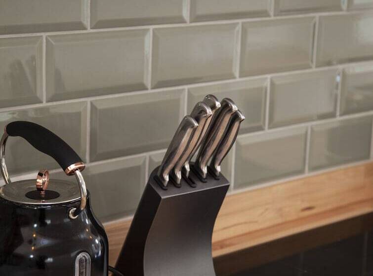 The Old Post Office   Bright & Modern 4bdr Townhouse With Private Garden