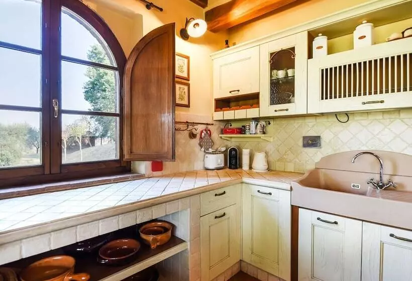 Private Garden And Pool, Near Siena And Crete Senesi