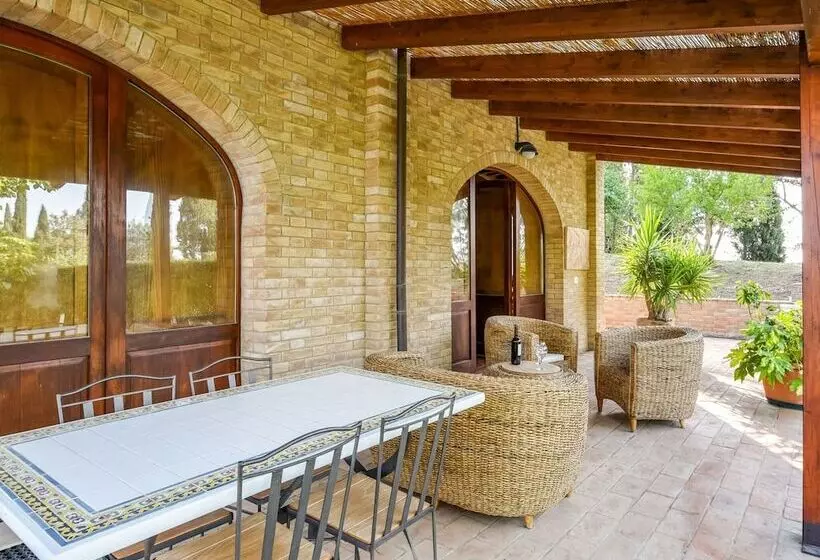 Private Garden And Pool, Near Siena And Crete Senesi