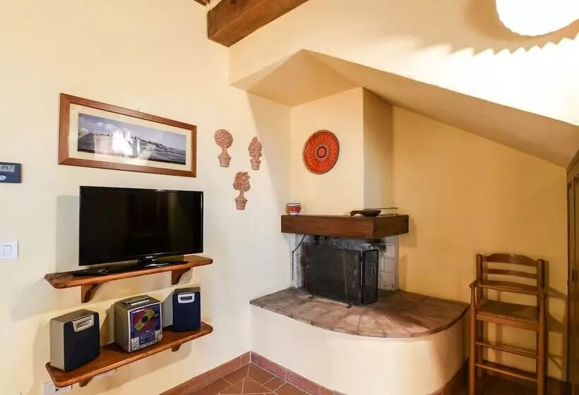 Private Garden And Pool, Near Siena And Crete Senesi