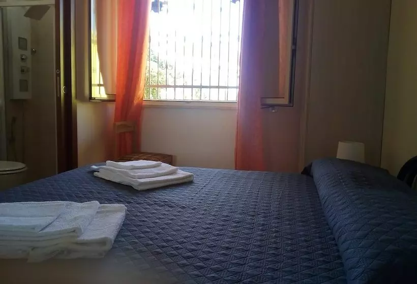 Aamiaismajoitus (B&B) Locazione Turistica Torre Squillace