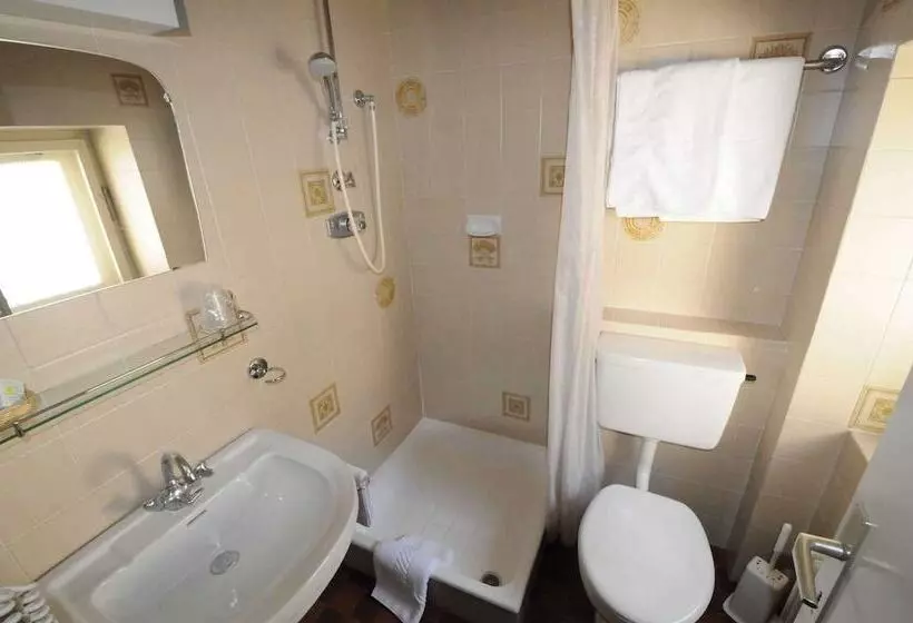 Hotelli Ciasa Soreghina