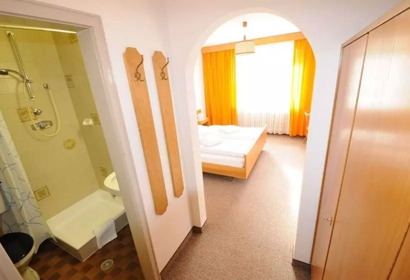 Hotelli Ciasa Soreghina