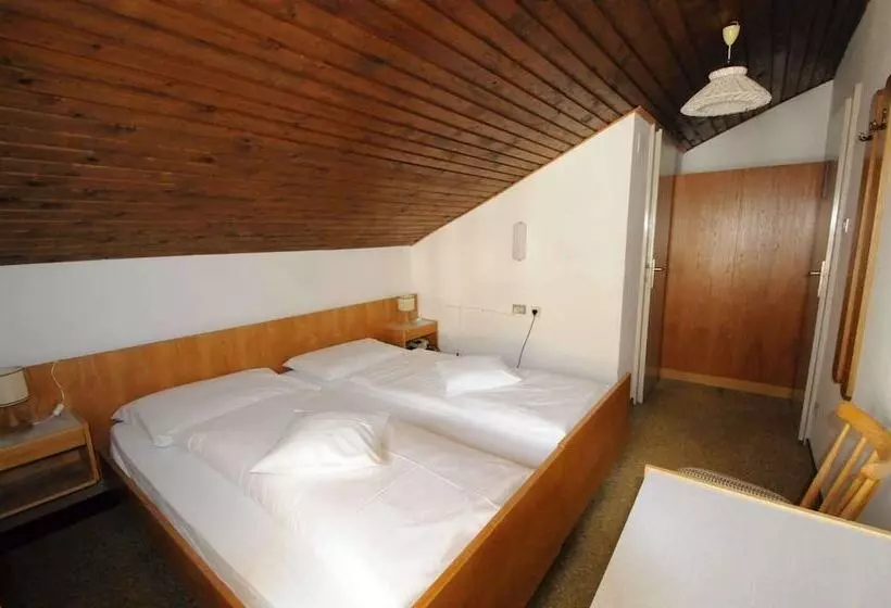 Hotelli Ciasa Soreghina