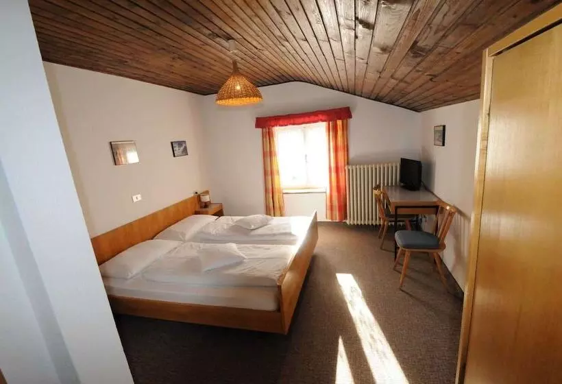 Hotelli Ciasa Soreghina